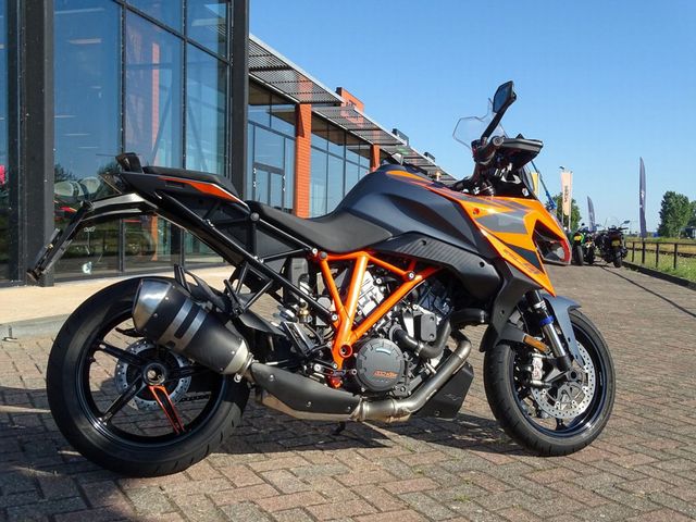 ktm - 1290-super-duke-gt
