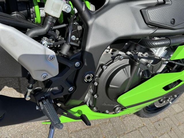 kawasaki - ninja-zx-4rr