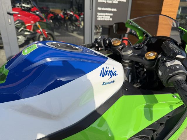 kawasaki - ninja-zx-4rr-40th-anniversary-edition