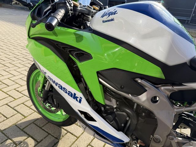 kawasaki - ninja-zx-4rr-40th-anniversary-edition