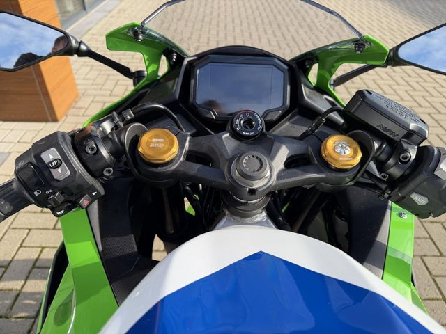 kawasaki - ninja-zx-4rr-40th-anniversary-edition