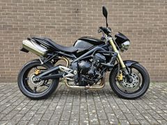 TRIUMPH STREET TRIPLE 675