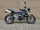 TRIUMPH STREET TRIPLE 675