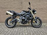 TRIUMPH STREET TRIPLE 675