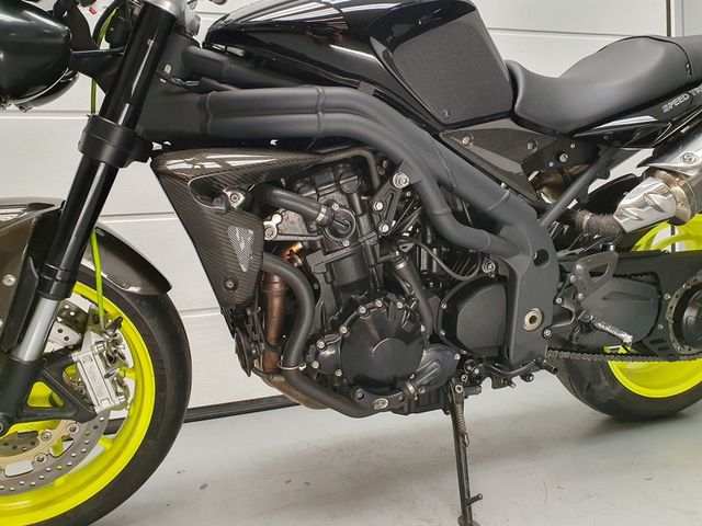 triumph - speed-triple-1050