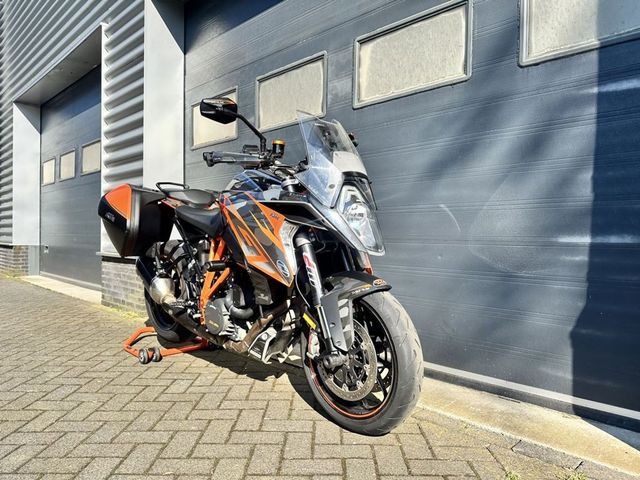 ktm - 1290-super-duke-gt