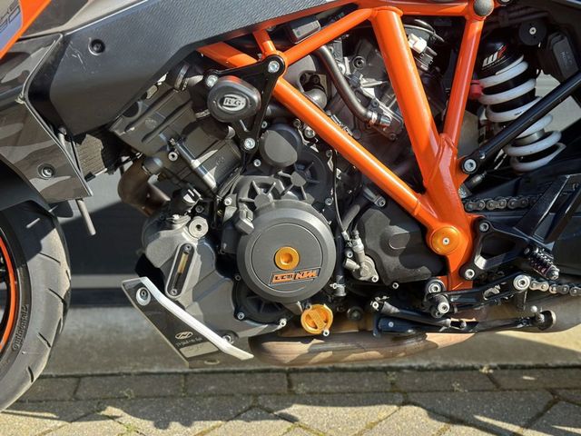 ktm - 1290-super-duke-gt