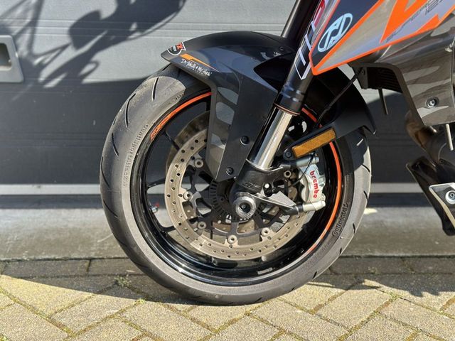 ktm - 1290-super-duke-gt