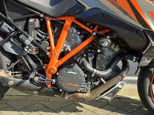 ktm - 1290-super-duke-gt