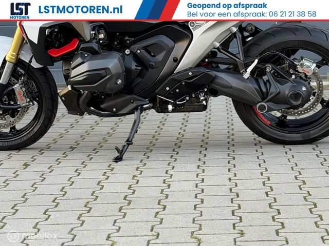 bmw - r-1300-r