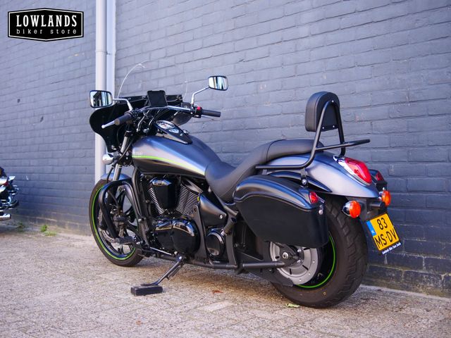 kawasaki - vn-900-custom