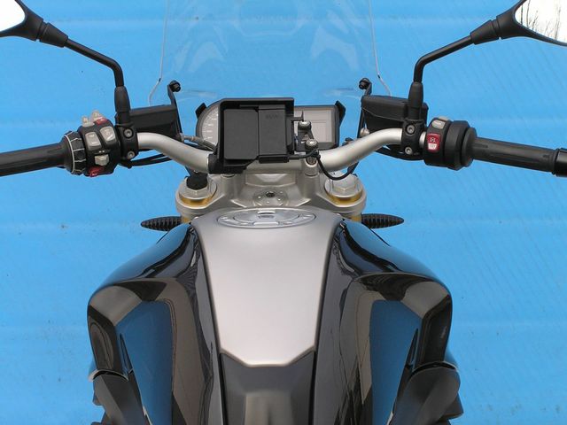 bmw - r-1200-r