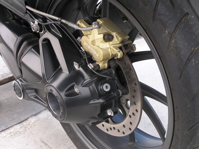 bmw - r-1200-r