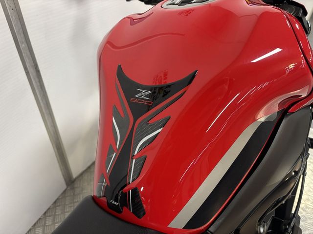 kawasaki - z900