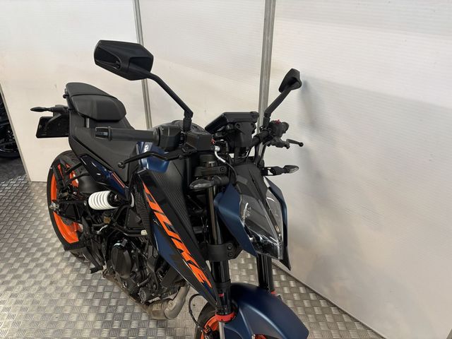ktm - 125-duke