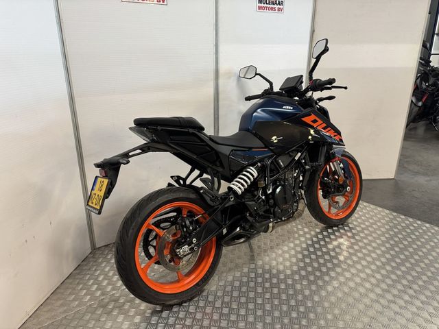 ktm - 125-duke