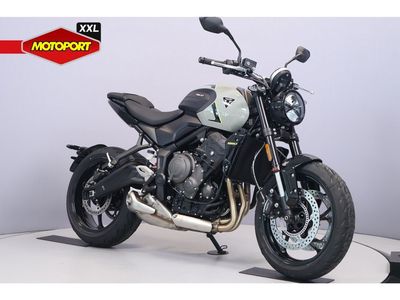 TRIUMPH TRIDENT 660 – foto 2