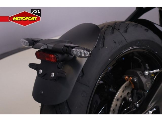 triumph - trident-660