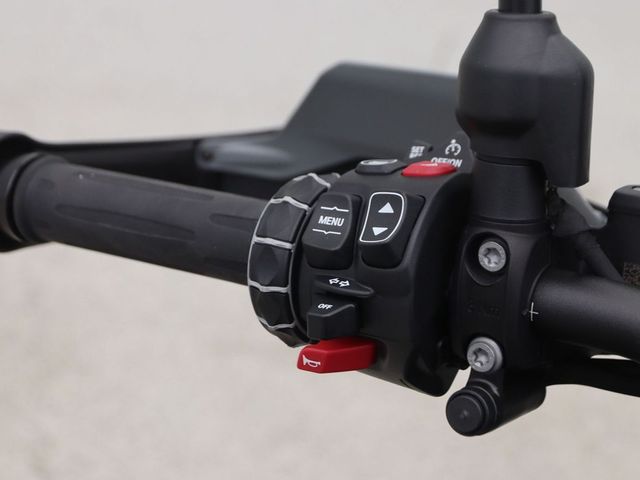 bmw - r-1300-gs-adventure