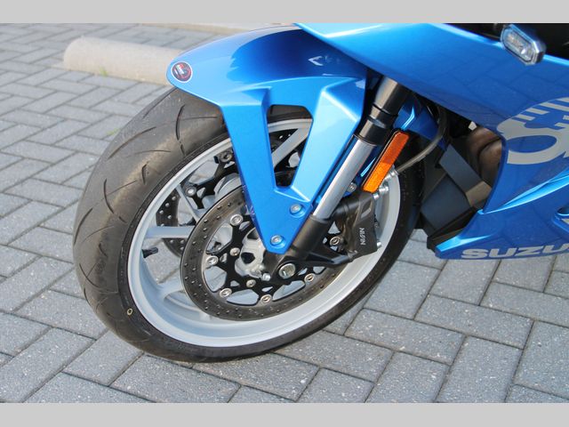 suzuki - gsx-8r