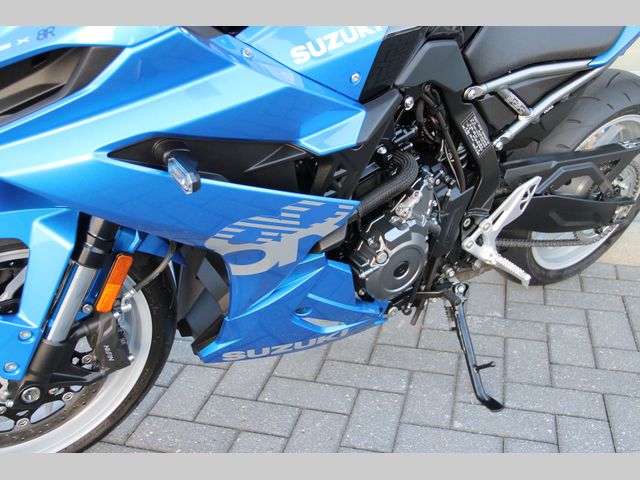 suzuki - gsx-8r