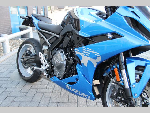 suzuki - gsx-8r