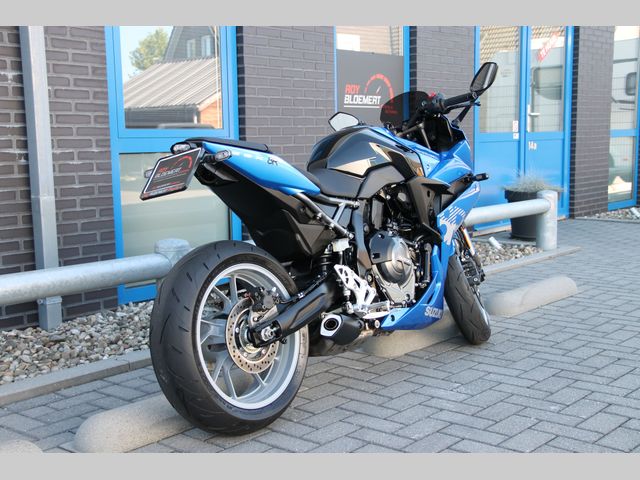 suzuki - gsx-8r