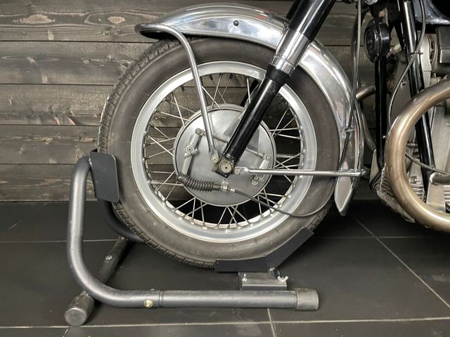 moto-guzzi - v-7-special