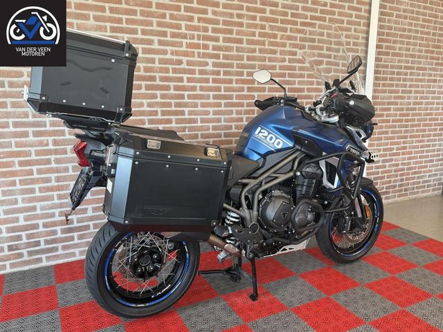 triumph - tiger-explorer-xcx