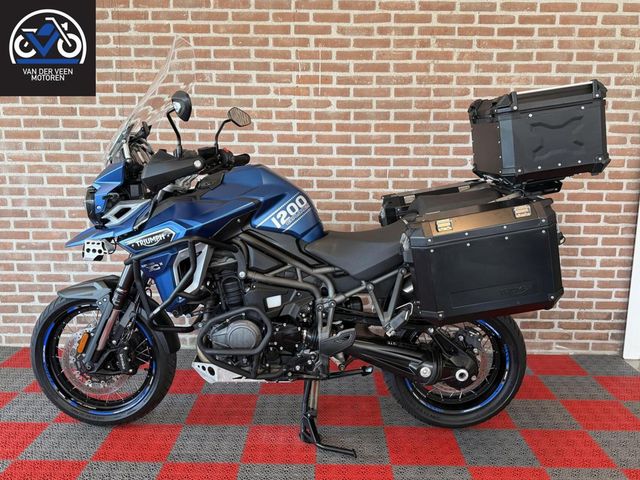 triumph - tiger-explorer-xcx