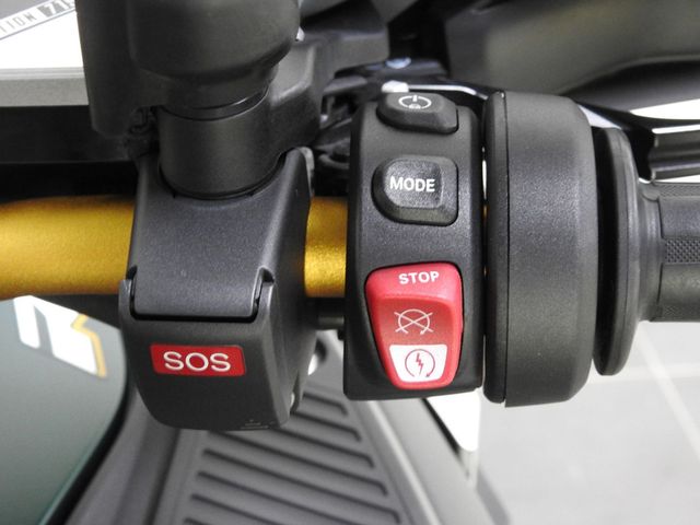 bmw - r-1300-gs-adventure