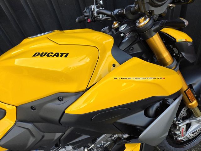 ducati - streetfighter-v2-s