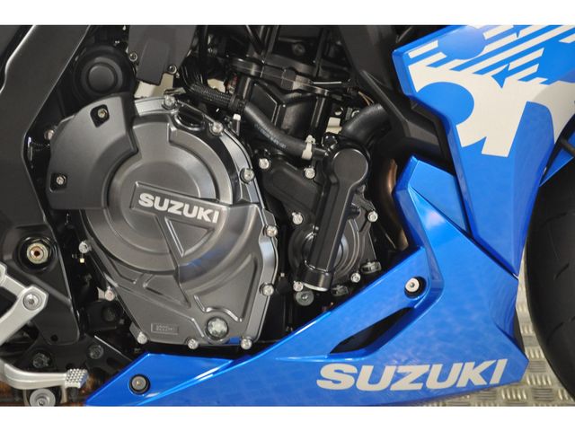 suzuki - gsx-8r