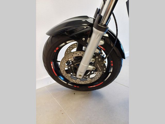 suzuki - gsr-600