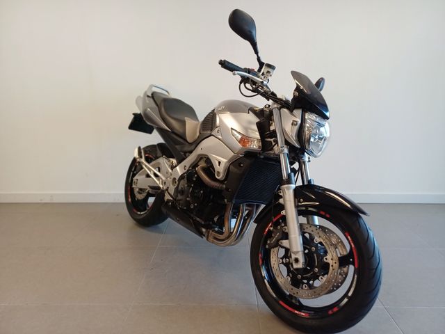 suzuki - gsr-600
