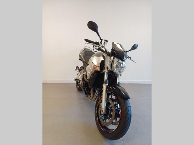 suzuki - gsr-600