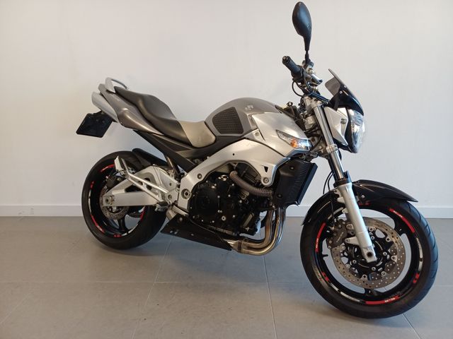 suzuki - gsr-600