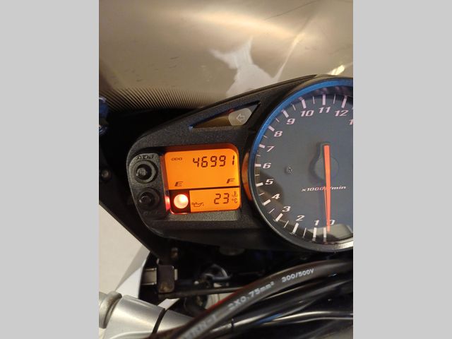 suzuki - gsr-600