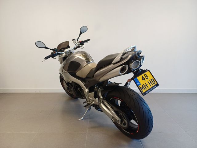 suzuki - gsr-600
