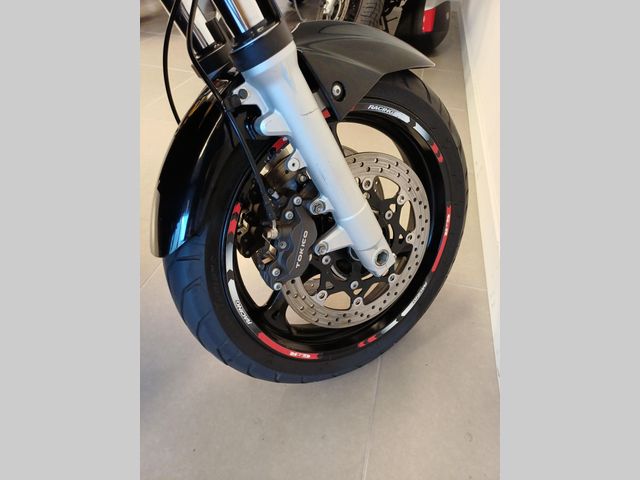 suzuki - gsr-600