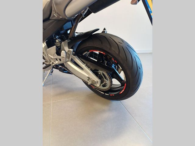 suzuki - gsr-600