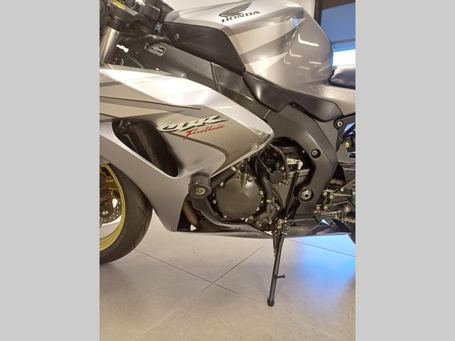 honda - cbr-1000-rr-fireblade