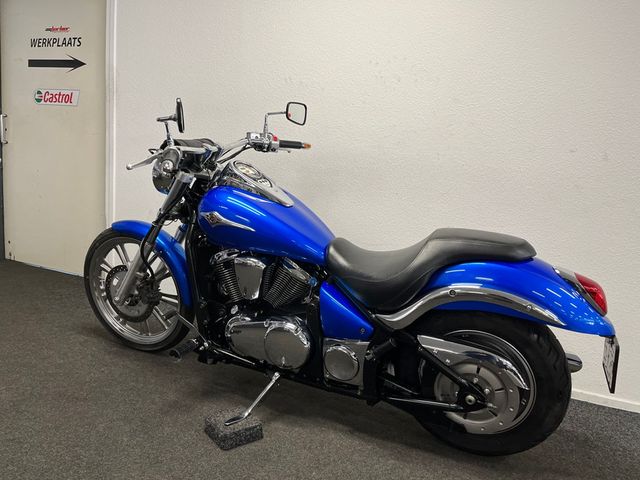 kawasaki - vn-900-custom