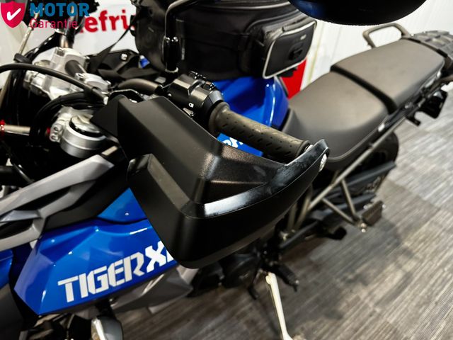 triumph - tiger-800-xrx
