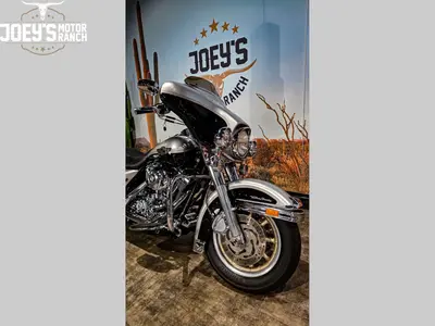 HARLEY-DAVIDSON ELECTRA GLIDE ULTRA CLASSIC ANNIVERSARY – foto 4
