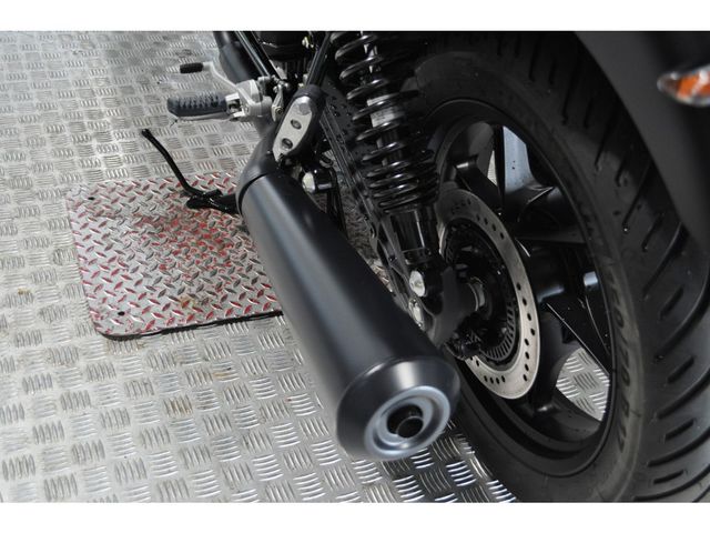 moto-guzzi - v-7-stone