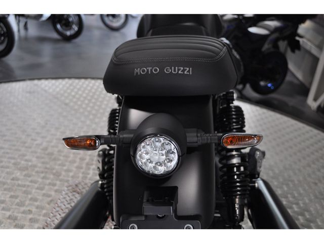 moto-guzzi - v-7-stone