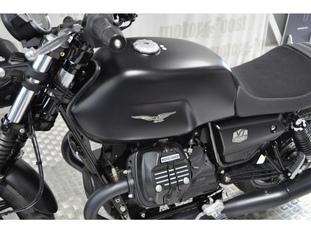 moto-guzzi - v-7-stone