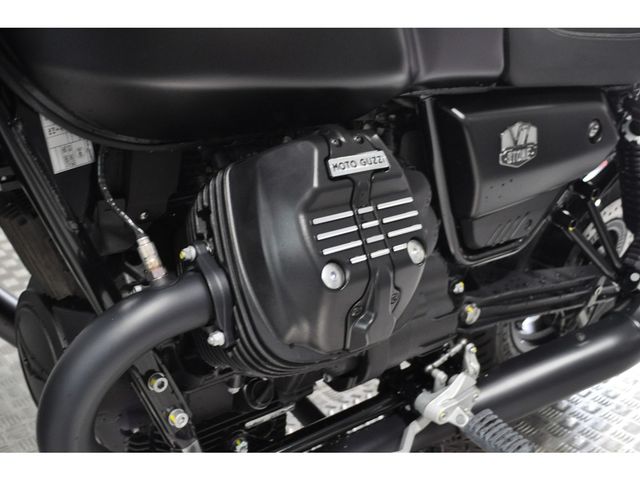 moto-guzzi - v-7-stone