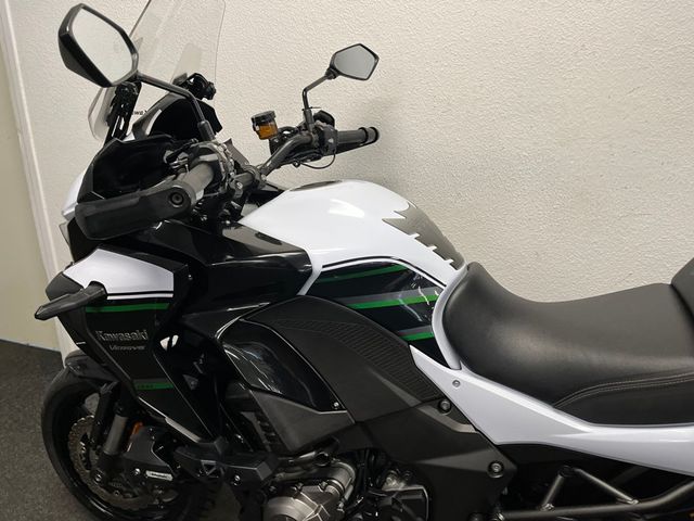 kawasaki - versys-1000-grand-tourer